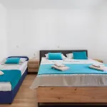 Magnolia Center Apartment Makarska