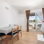 Magnolia Center Makarska