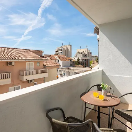 Magnolia Center * Makarska