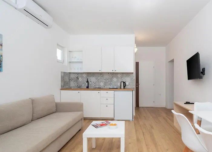 Magnolia Center Makarska