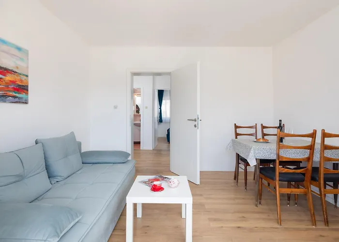 Magnolia Center * Makarska