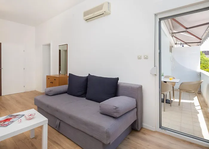 Magnolia Center Makarska