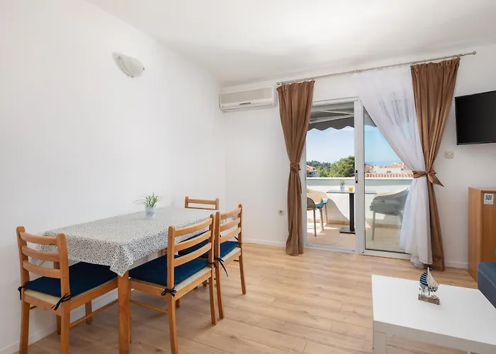 Magnolia Center Makarska