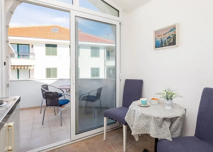 Magnolia Center Апартаменти Макарська