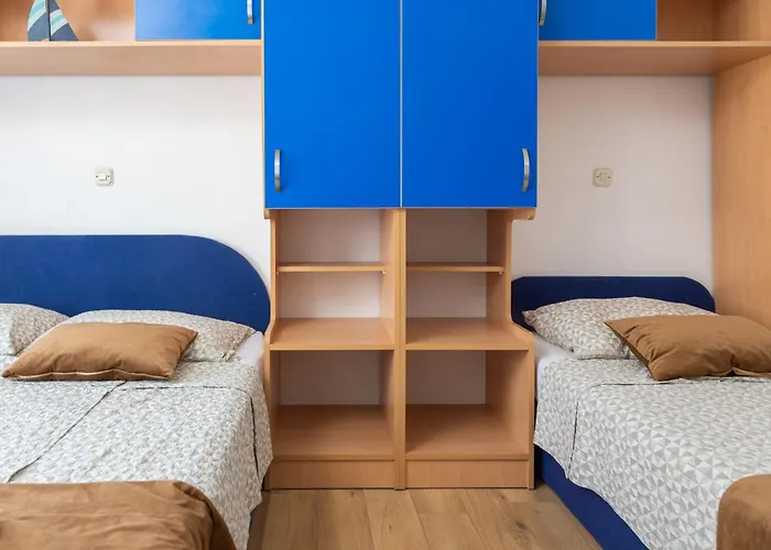 Magnolia Center Макарська